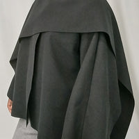 MANTEAU COURT NOIR AVEC ECHARPE