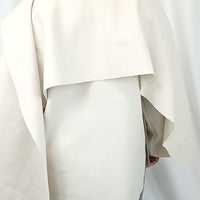 MANTEAU COURT BLANC AVEC ECHARPE