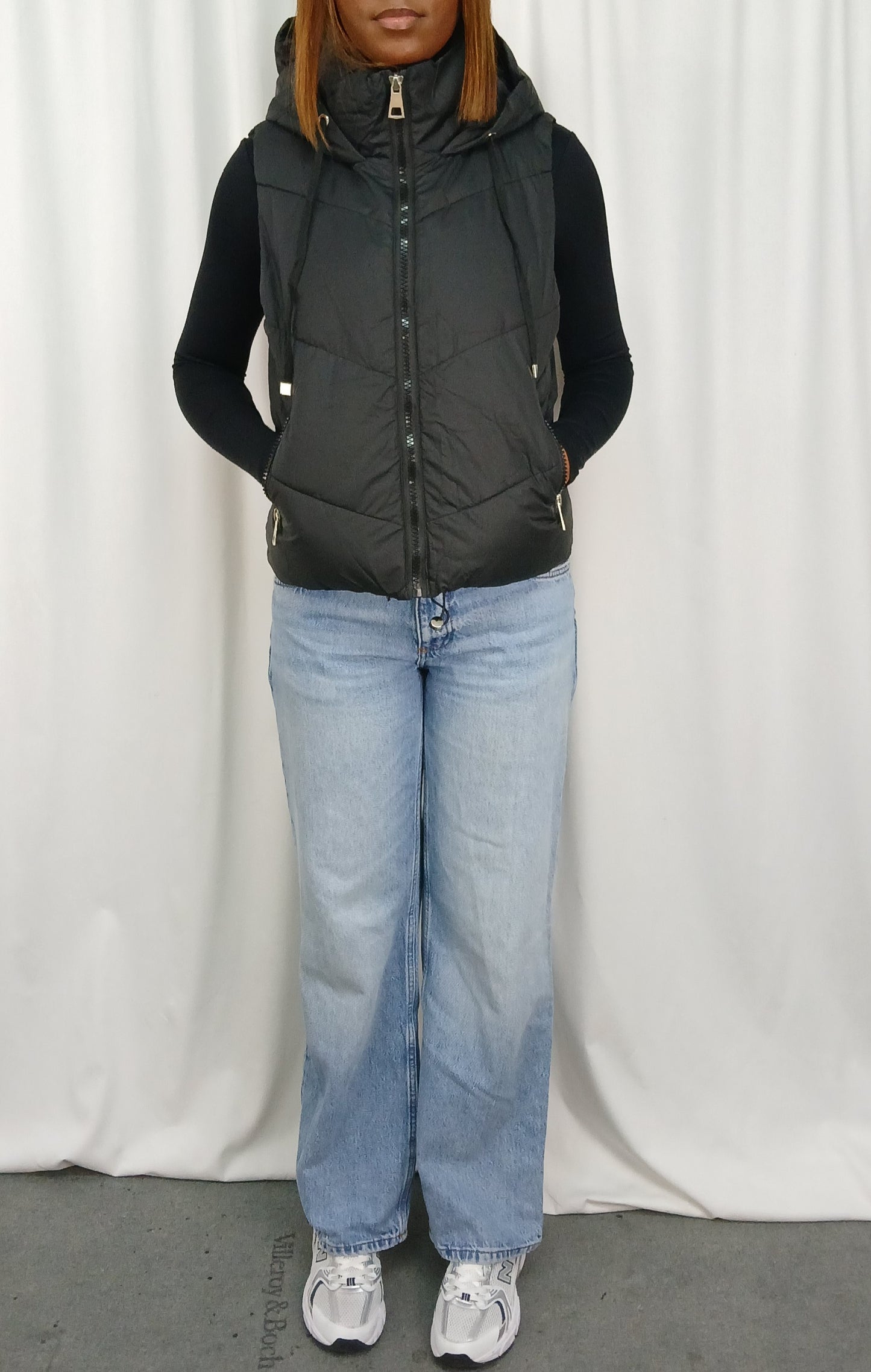 DOUDOUNE BEIGE SANS MANCHES AVEC LACET AUTOUR DU COU - DISPONIBLE EGALEMENT EN NOIR