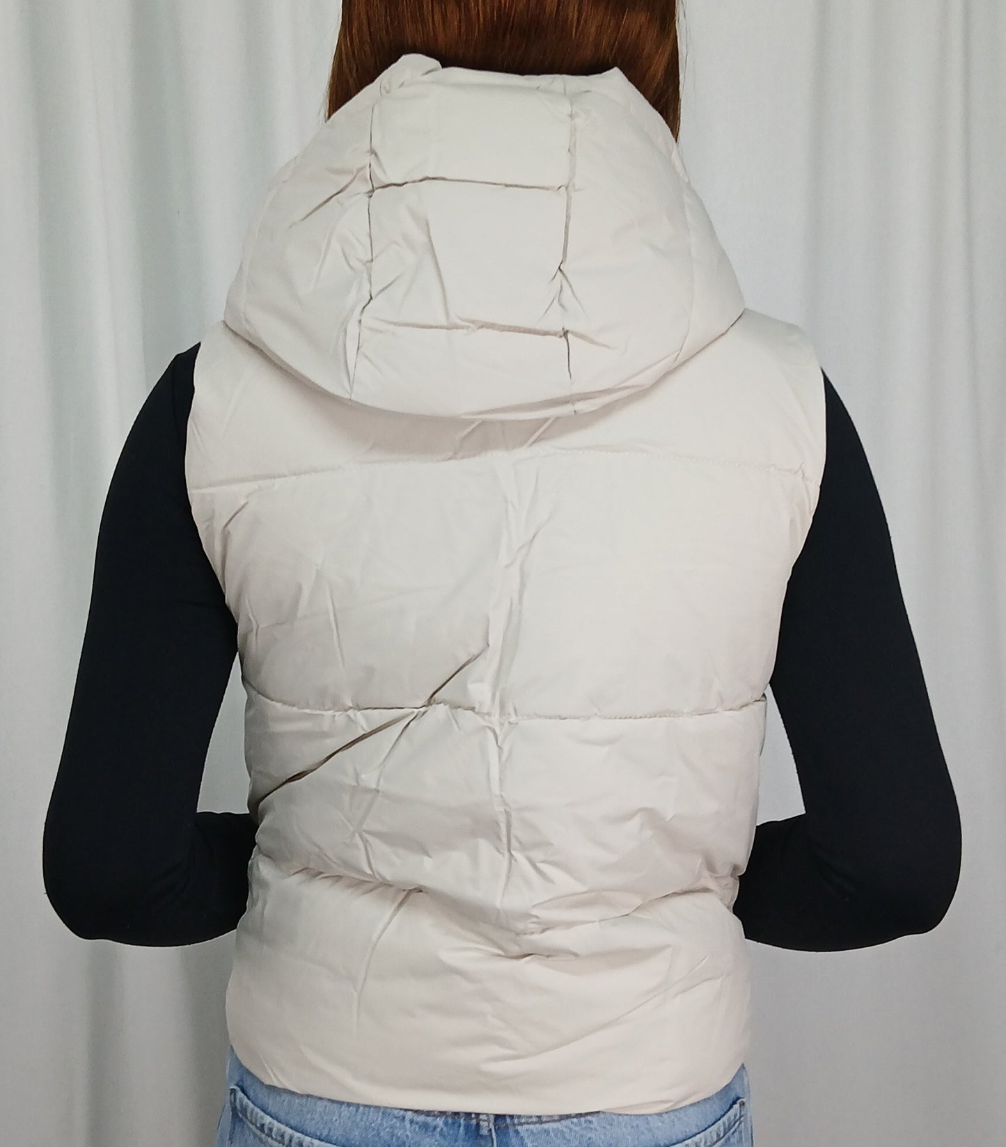 DOUDOUNE BEIGE SANS MANCHES AVEC LACET AUTOUR DU COU - DISPONIBLE EGALEMENT EN NOIR