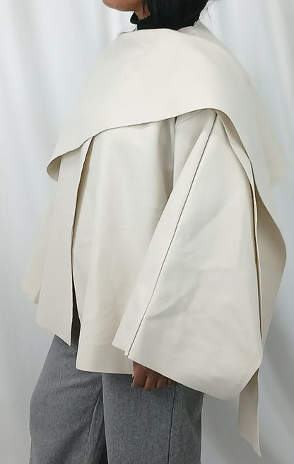 MANTEAU COURT BLANC  AVEC ECHARPE